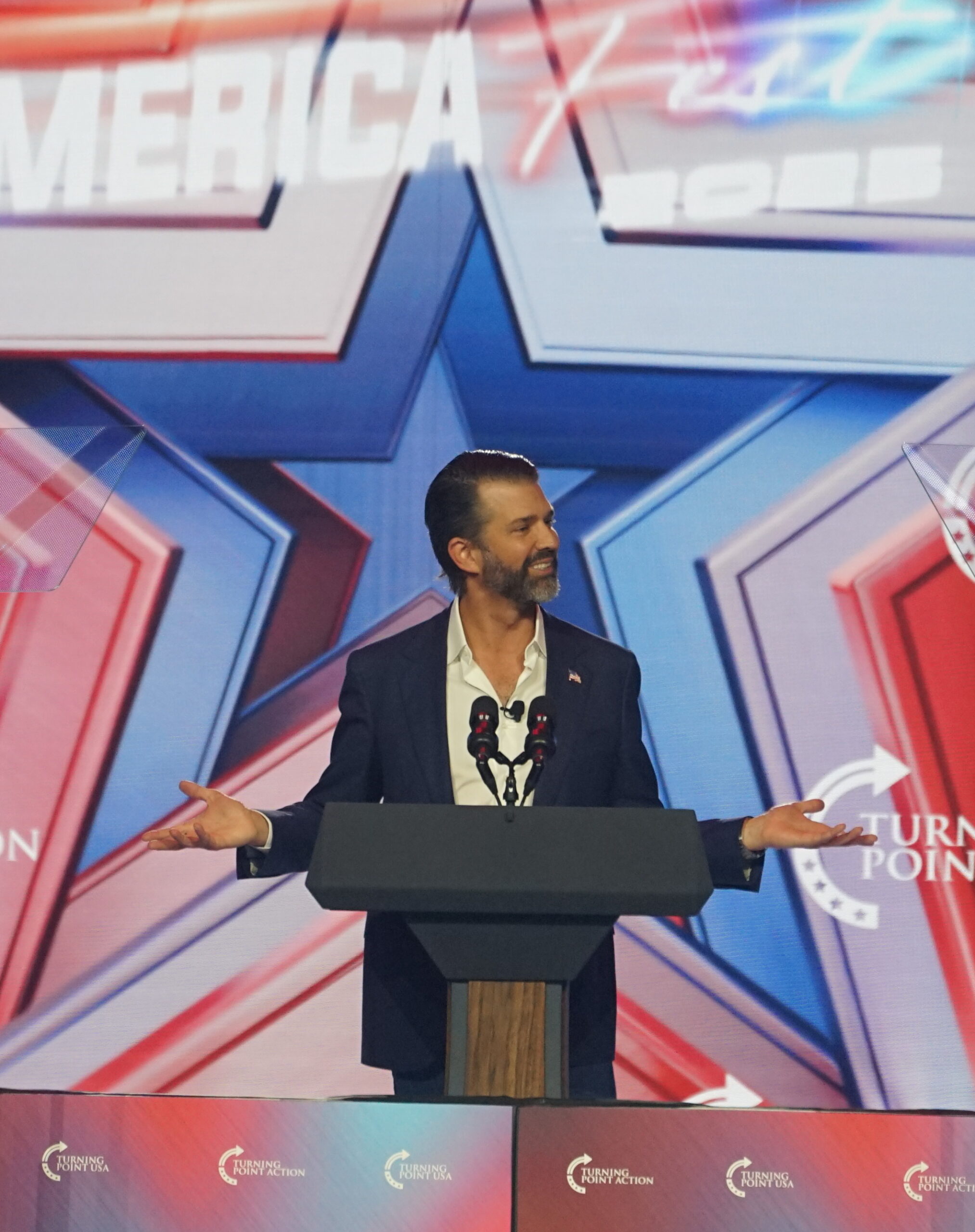 Don Jr. se casó en Bahamas: boda íntima, sin invitados famosos y sin el presidente Trump